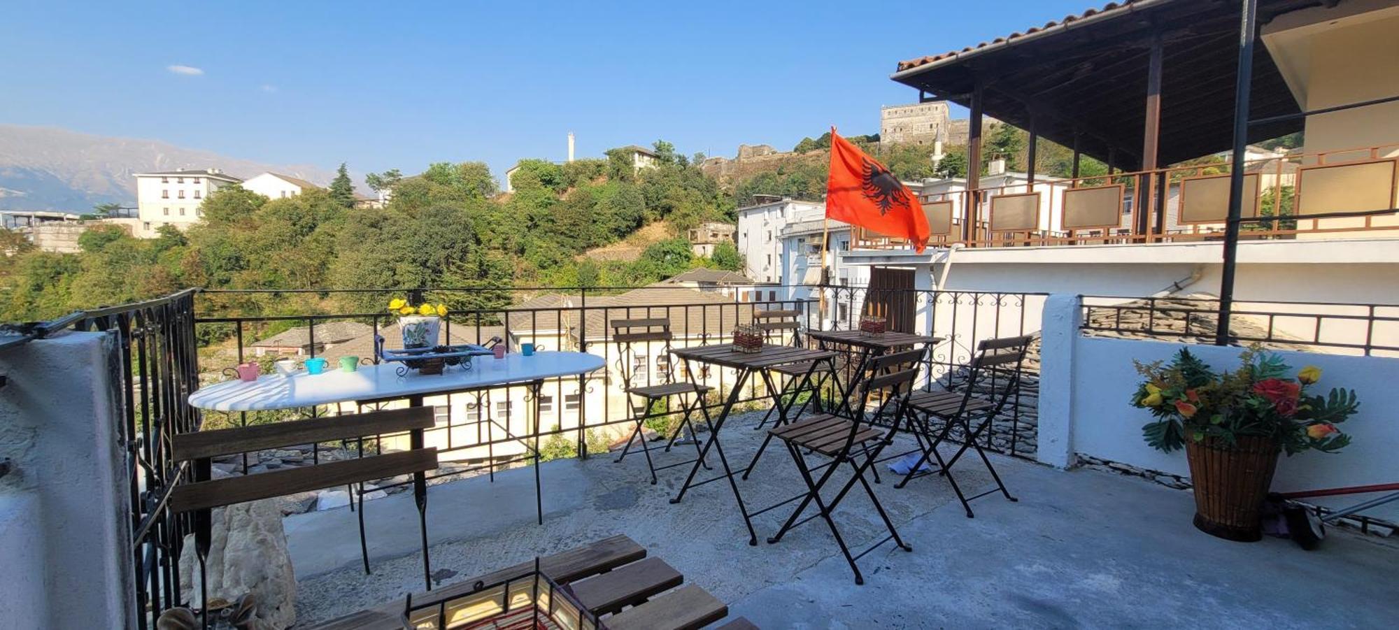 Guest House Emily Gjirokastër Екстериор снимка